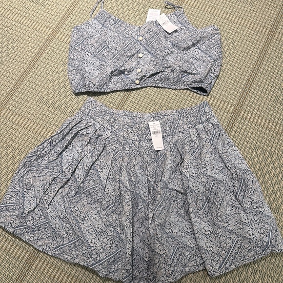 American Eagle Top (with tags!) - Picture 2 of 2